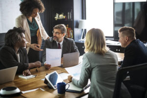 A importância de políticas internas antidiscriminatórias para empresas